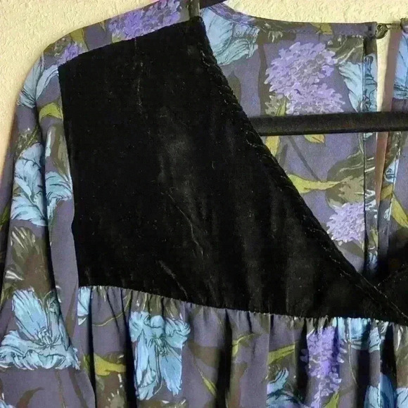 Women Within 14/16 Blouse Lace Velvet Floral Plus Size Top Flowy Flutter Sleeve - Picture 6 of 7